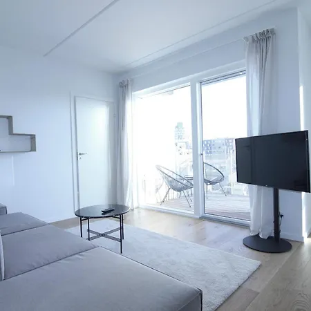 Fantastic 3-bed Wbalcony In North Harbour Apartamento *