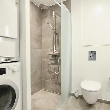 3-br With A Balcony In North Harbour - 184 *